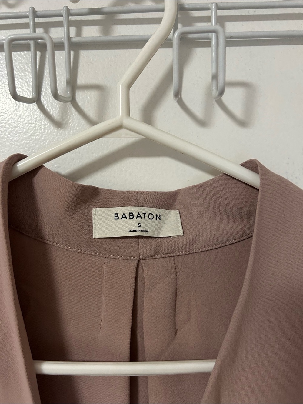 Aritzia Babaton Akira Blouse - Picture 3 of 4